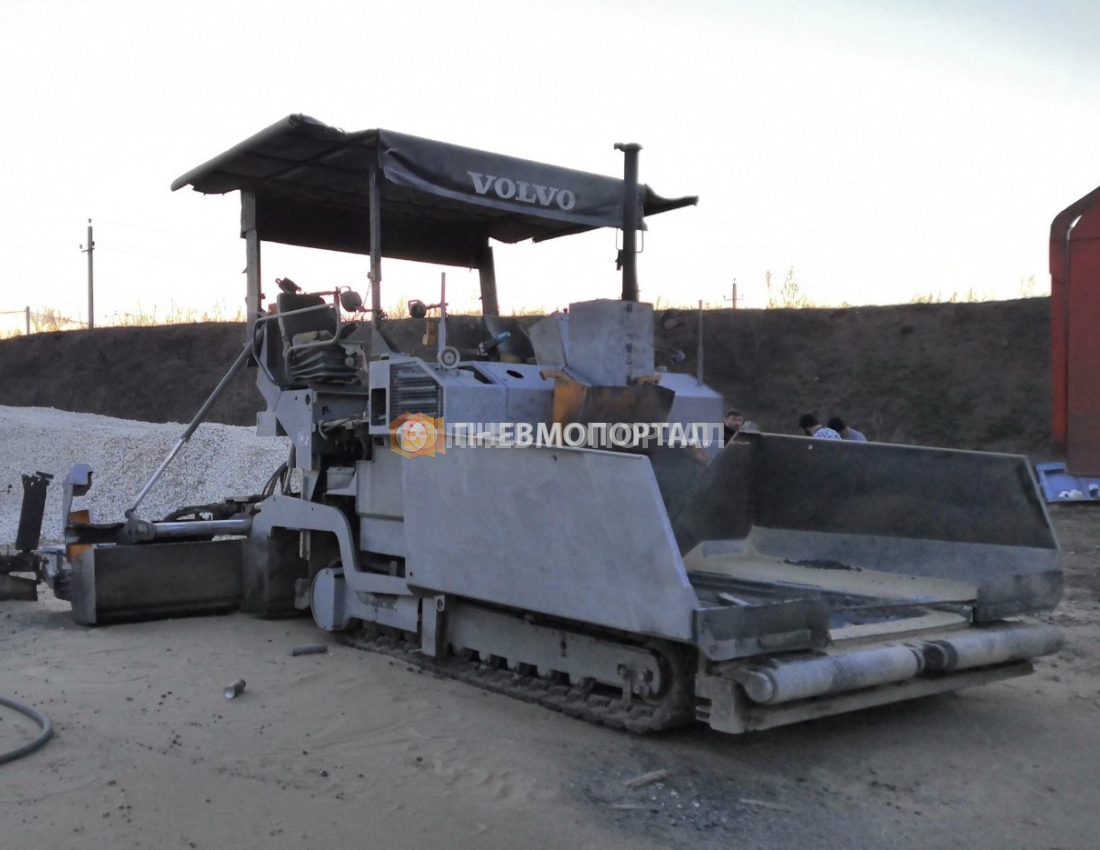Пескоструйная обработка асфальтоукладчика VOLVO в Домодедовском районе, д. Овчинки