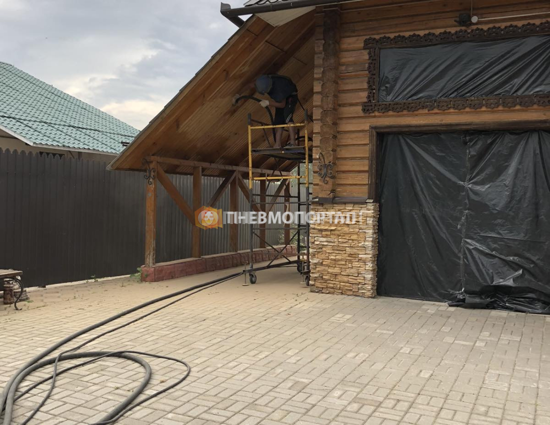 Снятие старого покрытия с бруса с помощью пескоструйного аппарата в Ногинском районе, д. Обухово