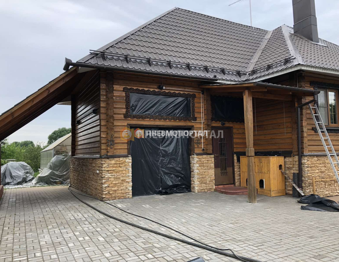 Снятие старого покрытия с бруса с помощью пескоструйного аппарата в Ногинском районе, д. Обухово