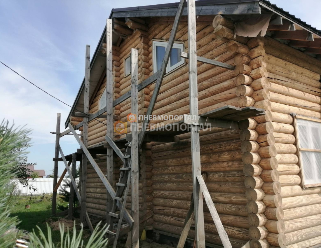 Очистка сруба дома с помощью пескоструйной обработки в д. Яковлево