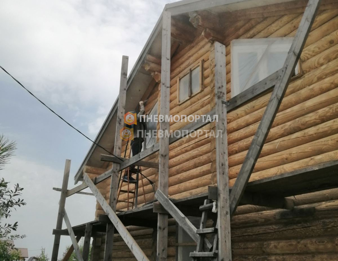 Очистка сруба дома с помощью пескоструйной обработки в д. Яковлево