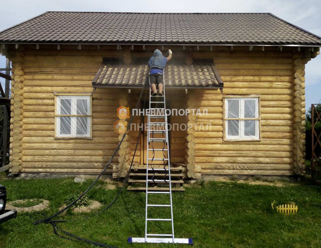 Очистка сруба дома с помощью пескоструйной обработки в д. Яковлево