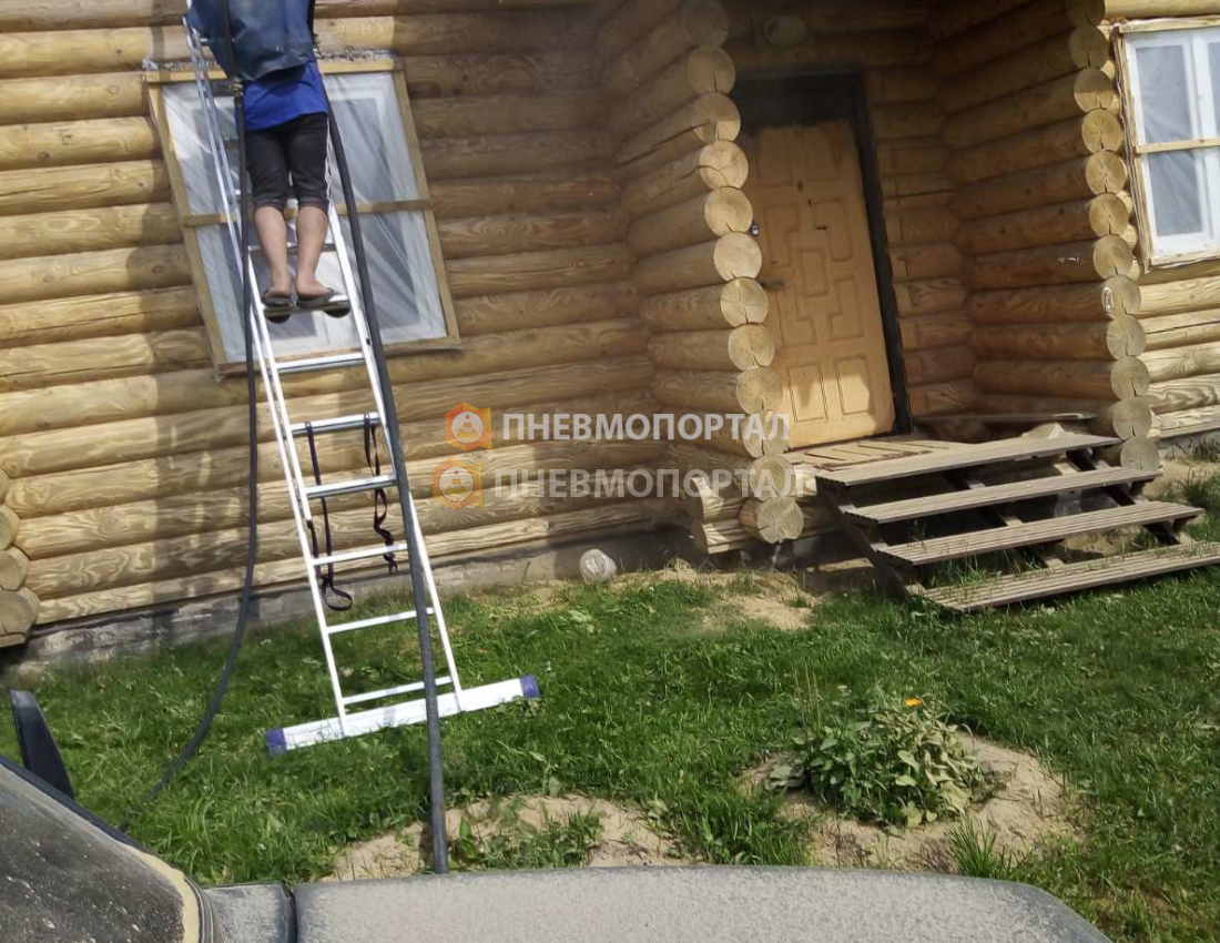 Очистка сруба дома с помощью пескоструйной обработки в д. Яковлево