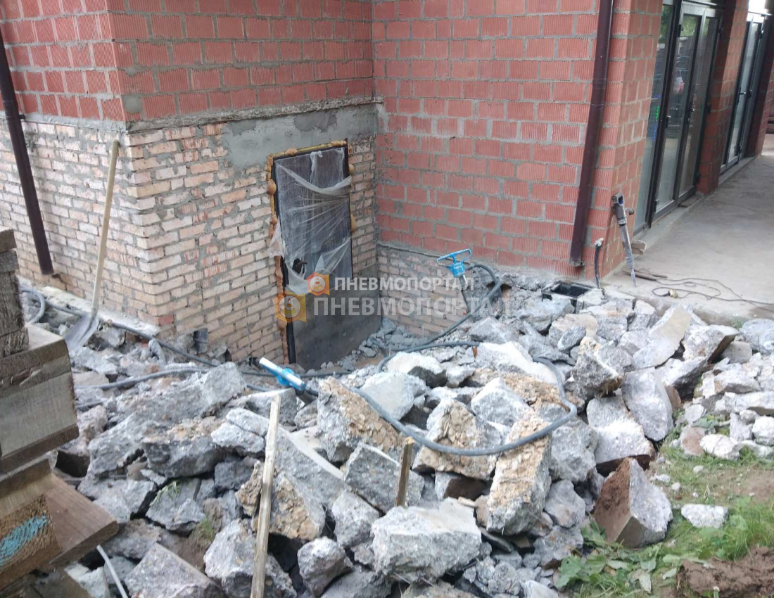 Демонтаж бетонной отмостки в городском округе Мытищи, п. Вешки