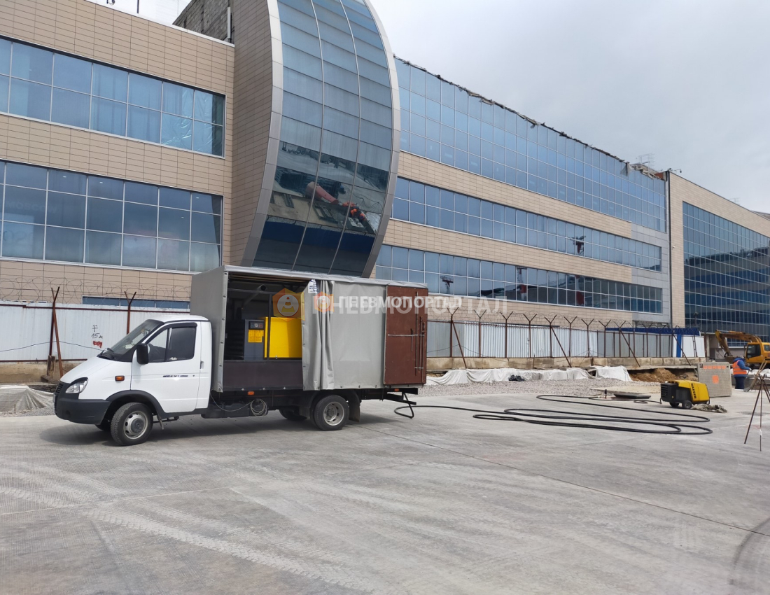 Аренда компрессора для опрессовки топливопровода в аэропорту Домодедово