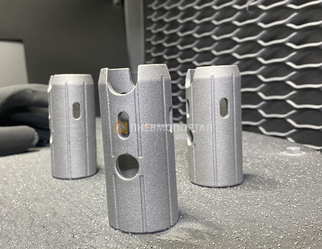 Дробеструйная обработка мелких изделий в камере напорного типа Contracor