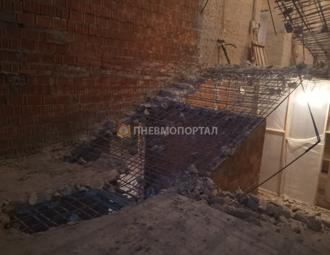 Демонтаж лестниц и лестничных маршей отбойными молотками