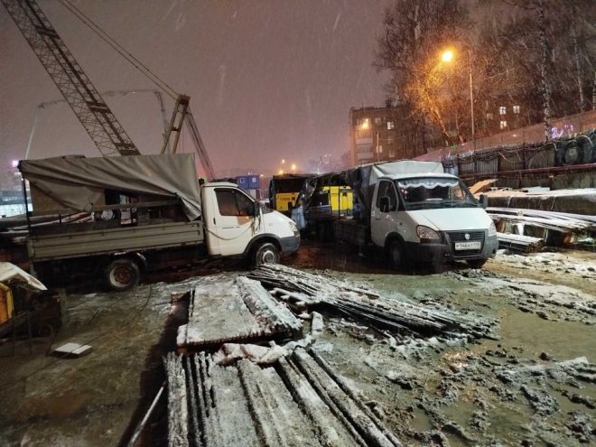 Предоставили в аренду четыре дизельных компрессора с отбойными молотками для сноса не правильно залитого монолита